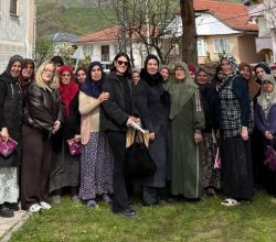 Büyükşehir’in “Kadın Kadına” projesi Akyazı’da devam etti