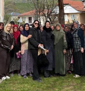 Büyükşehir’in “Kadın Kadına” projesi Akyazı’da devam etti