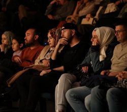 Ekim takvimi “Mükemmel Partner” tiyatrosu ile son buldu