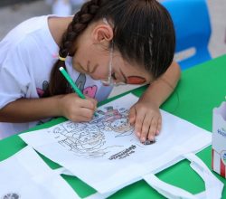 Bu atölye şehrin dört bir yanına neşe götürüyor