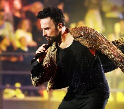 Tarkan, her zaman olduğu gibi, müzikseverlerin hafızasına kazının muhteşem bir müzik şölenine imza attı.