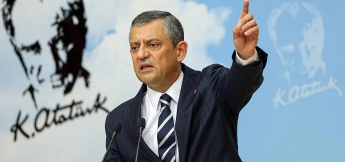 CHP Genel Başkanı Özgür Özel 26 Nisan Pazar günü saat 16.30’da Sakarya Demokrasi (Kent) Meydanı’nda