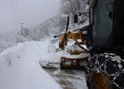 Büyükşehir’in kar mesaisi sonuç verdi: 6 grup yolu ulaşıma açıldı