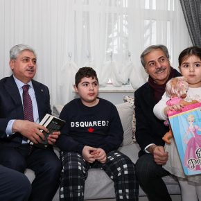 Vali Doğan ve Başkan Alemdar’dan anlamlı ziyaret: “Harun’un nefesine hep birlikte umut olalım”