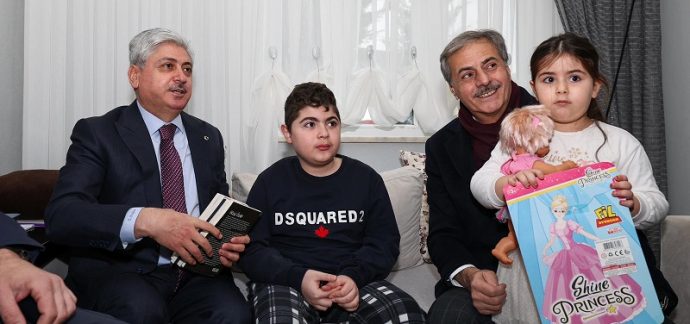 Vali Doğan ve Başkan Alemdar’dan anlamlı ziyaret: “Harun’un nefesine hep birlikte umut olalım”