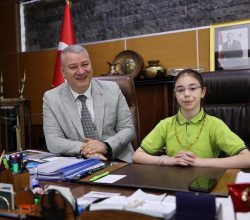 Serdivan Belediyesinde 23 Nisan Gururu: Başkanlık Makamı Çocuklara Emanet