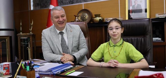 Serdivan Belediyesinde 23 Nisan Gururu: Başkanlık Makamı Çocuklara Emanet