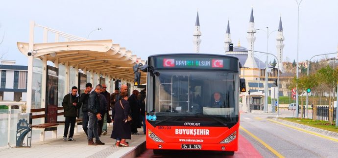 Metrobüs ücretli sistemin ilk gününde de ‘en çok tercih edilen’ oldu