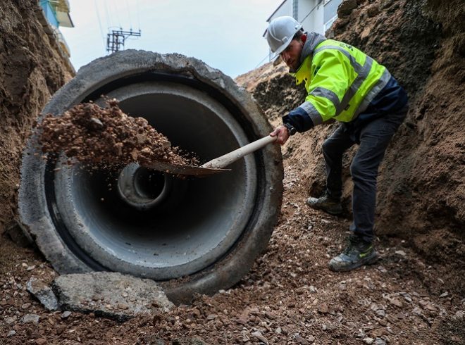 Erenler’in yeni ulaşım koridoruna SASKİ’den 5 kilometrelik yağmur suyu hattı