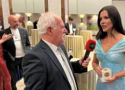 MESUT USTA’NIN KABAK TATLISINI ÜNLÜLERLE TANIŞTIRDIK