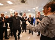 Serdivan’da Gazeteciler İçin Unutulmaz Gece: Başkan Çelik Basın Mensuplarını Sıra Gecesi’nde Ağırladı