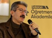 Aralık takvimi “Hakkın Sesi, Hakikatin Yüzü Mehmed Âkif” söyleşisiyle tamamlandı