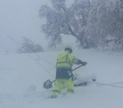 Başkent EDAŞ zorlu kış şartlarında 7/24 sahada mücadele ediyor