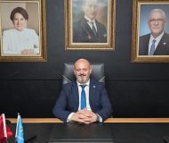 Başkan Sarıoğlu’ndan bayrak tepkisi: Tüm Sakarya’yı bayrak asmaya davet etti