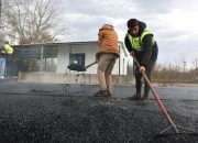 ERENLER’DE ASFALT ÇALIŞMALARI YENİ YILDA DA HIZ KESMEDİ