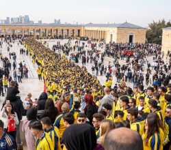 1907 FENERBAHÇE DERNEĞİ’NDEN 22. GELENEKSEL ANITKABİR ZİYARETİ