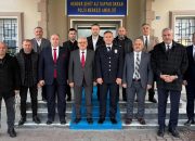 Yeniden Refah Partisi Hendek İlçe Başkanı Hüdaverdi BAHADIR İlçe Emniyet Müdürüğünü ziyaret ederek Polis Haftası’nı kutladı
