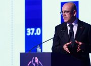 Mehmet Şimşek’ten UEZ’de güçlü ekonomi vurgusu: Şoklara karşı hazırlıklıyız, program çalışıyor