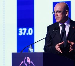 Mehmet Şimşek’ten UEZ’de güçlü ekonomi vurgusu: Şoklara karşı hazırlıklıyız, program çalışıyor