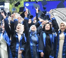 İlahiyat Fakültesi Öğrencileri Mezun Oldu