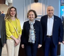 Türk Doktor Önderliğindeki Beyin Cerrahisi Bölümü   ‘Dünyanın En İyileri” Arasına Girdi!