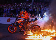 Vadideki dünya sahnesi İlyas Yalçıntaş konseri ve sahne şovlarıyla şölene dönüştü