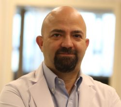 Z kuşağındaki 2 gençten biri eğlence amaçlı alkol tüketiyor!