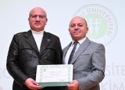 Kocaeli Üniversitesi Araştırma ve Uygulama Hastanesine bağış  yapanlara teşekkür töreni yapıldı