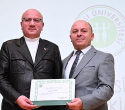 Kocaeli Üniversitesi Araştırma ve Uygulama Hastanesine bağış  yapanlara teşekkür töreni yapıldı