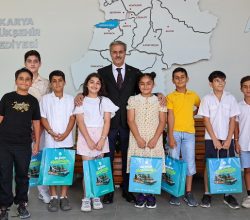 Gazze hareketiyle gönülleri fetheden minikler Yusuf Alemdar’ın misafiri oldu
