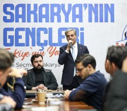 Başkan Yusuf Alemdar, “Sakarya’nın gençleri Türkiye’nin yarınları” adlı programda gençlerle bir araya geldi