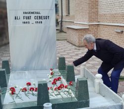 Ali Fuat Cebesoy  vefatının 58. yılı dolayısıyla Alifuatpaşa Mahallesi’nde bulunan kabri başında anıldı