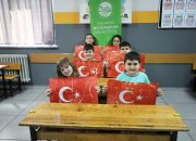 Büyükşehir, öğrencilerle milli marşı andı