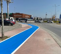 Büyükşehir’den Erenler’de bisiklet yollarına güvenli dokunuş