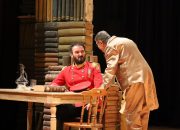 Usta oyuncular sahnedeydi: Çehov Kabare’ye yoğun ilgi