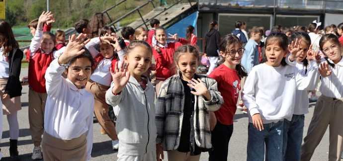 Minikler Ayçiçek Vadisi’nde dolu dolu bir gün yaşadı