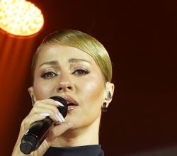 DERYA ULUĞ’DAN TURKCHEM GECESİNE ÖZEL PERFORMANS