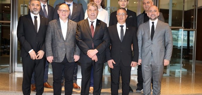 Ege Mobilya Kağıt ve Ormar Ürünleri İhracatçıları Birliği’nde Ali Fuat Gürle güven tazeledi
