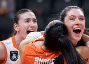 Eczacıbaşı Dynavit Vodafone Sultanlar Play-off 3-4 etabının ilk maçında galip