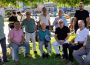 Sakarya Halkı Vatan ve Hürriyet Derneğinin Gar Meydanında  Kahramanların isimleri Yüksek Okullara verilsin imza Kampanyasına büyük ilgi gösterdi