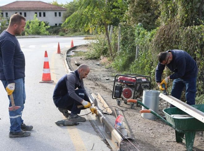 Arifiye Belediyesi Hanlı Girişte Kaldırım çalışmalarına başladı