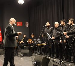 Ayasofya geleneğinden gelen ilahi nağmeler Sakaryalılarla buluştu