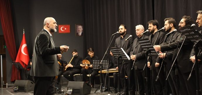 Ayasofya geleneğinden gelen ilahi nağmeler Sakaryalılarla buluştu