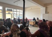 Büyükşehir’in “Kadın Kadına” projesi 16 ilçede sahada