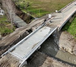 Karapürçek’i şehre bağlayan köprüde sona doğru