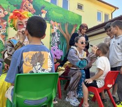 Büyükşehir Karapürçek’e neşe götürdü: Yüzlerde tebessüm, gün boyu eğlence…