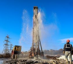 Yerin 104 metre altından çıkarılan içme suyu Karasu’da 5 mahalleye iletilecek