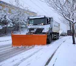 Büyükşehir 48 araç ve 100 kişilik timle karla mücadele mesaisinde