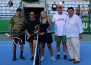 Dr. Yasemin Savaş ve Hülya Avşar’dan gösteri maçı