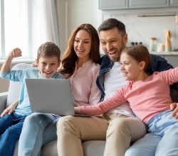 Çocuklarınızı dijital dünyada korumasız bırakmayın